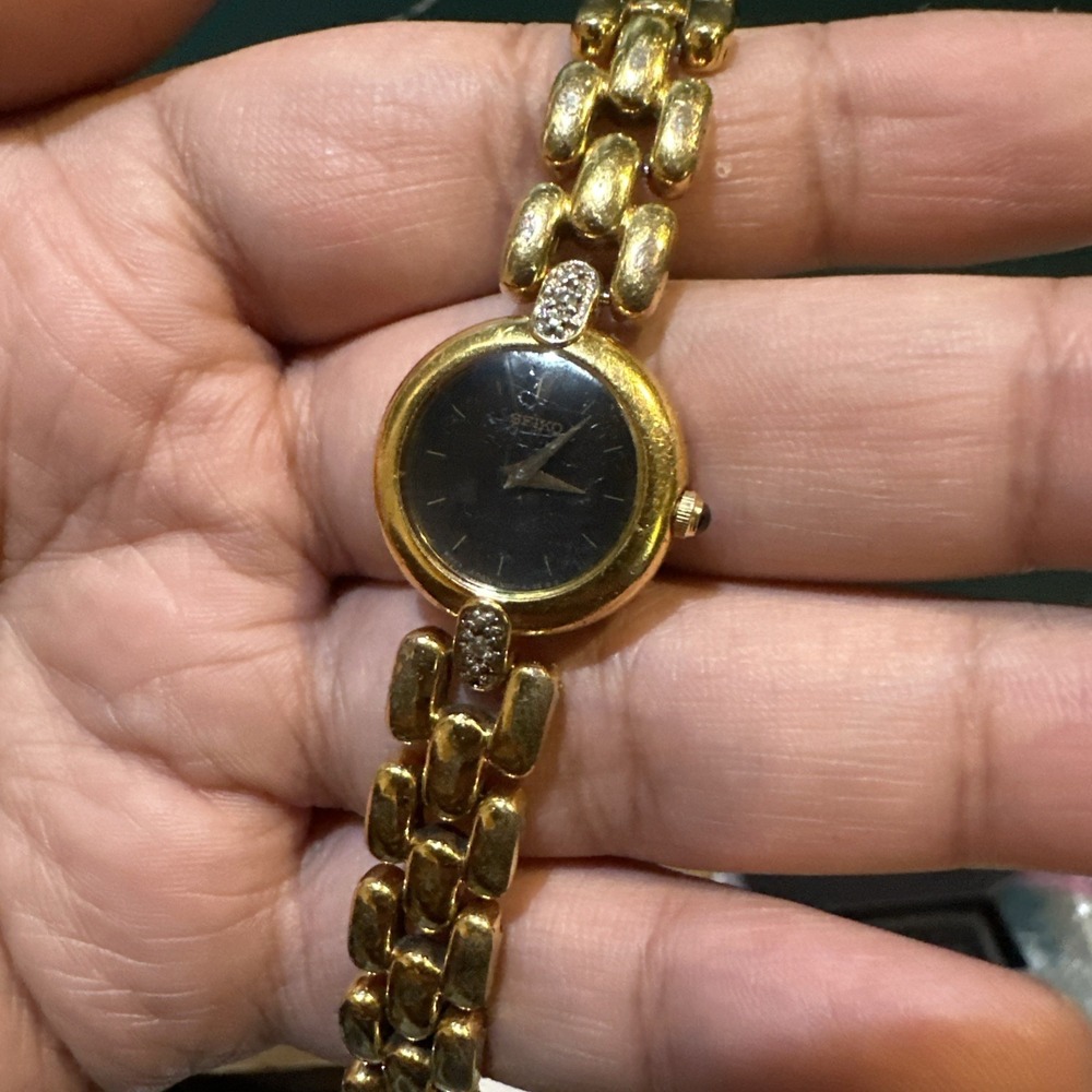 Working VTG Seiko Women's Watch 1N00-1099 20mm Gold Tone Fit 7in - Broken Hook